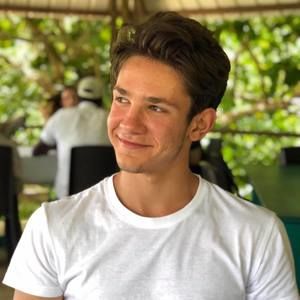 Meet your Posher, Nicolas